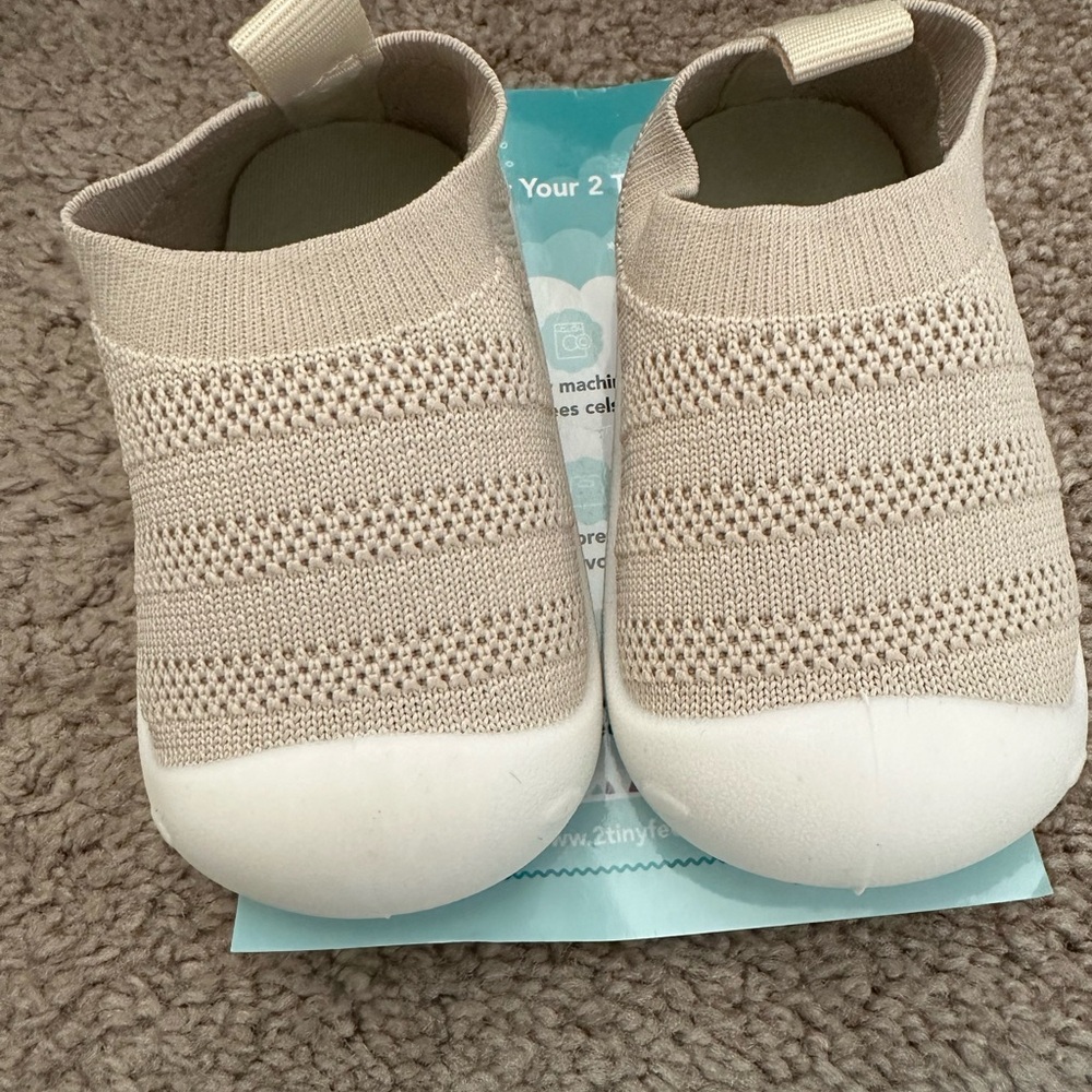 2Tiny Feet Sock Shoes